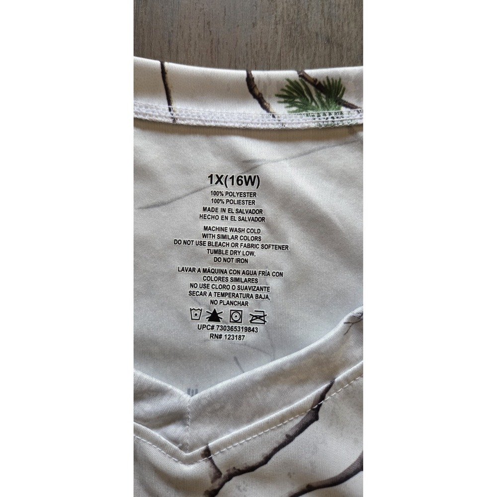 Real Tree Snow White Camo Women Plus Size T-shirt 1X (16W) - Picture 3 of 4